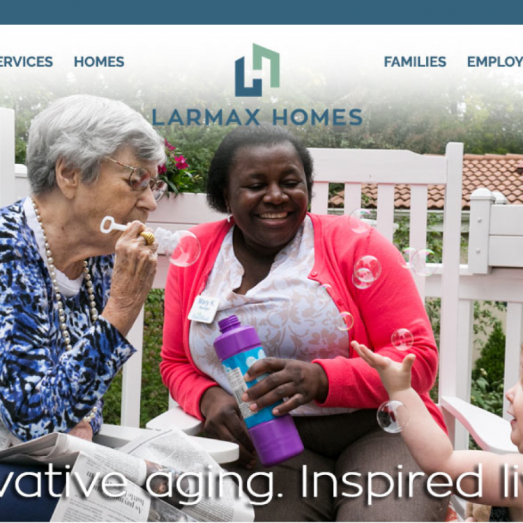 woman blowing bubbles, playing with a child, another woman smiling beside her, Larmax screenshot